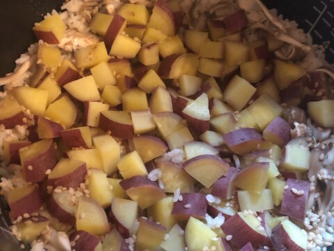 サツマイモと舞茸の炊き込みご飯